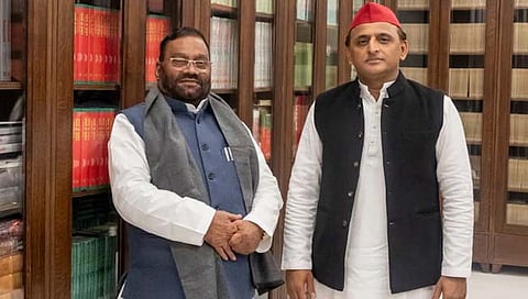 भाजपचे श्रम मंत्री स्वामी प्रसाद मौर्य यांनी पदाचा राजीनामा देत समाजवादी पार्टीत प्रवेश केला.