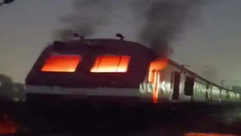 RRB NTPC Result Violence : बिहारमध्ये ‘एनटीपीसी’ परीक्षार्थींचा उद्रेक, अनेक ठिकाणी रेल रोको, दगडफेक