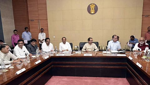 Maharashtra Cabinet : आता गल्लीतल्या दुकानांमध्ये वाईन मिळणार?