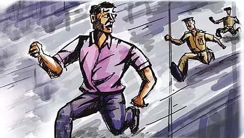पुणे : बलात्काराच्या खटल्यात वॉरंट बाजवण्यासाठी गेलेल्या पोलिसांना मारहाण