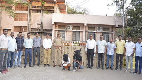 धुळे : संरक्षण खात्याचे बनावट बिल बनवून केली जात होती मद्याची तस्करी ; दोघांना बेड्या
