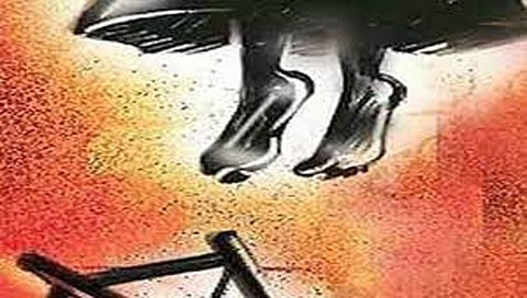 Suicide : लासलगावी विवाहितेची गळफास घेऊन आत्महत्या