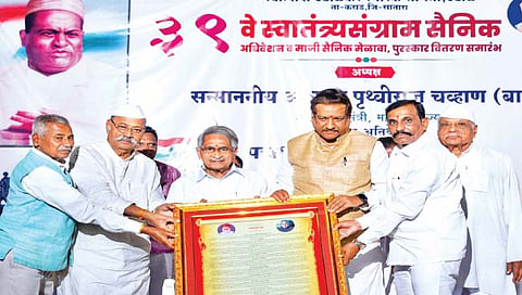 महाराष्ट्राच्या उभारणीत डॉ. जाधव यांचे मोलाचे योगदान : आ. पृथ्वीराज चव्हाण