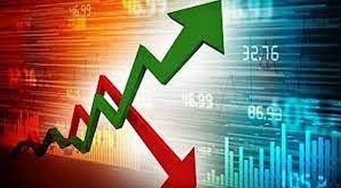 #UnionBudget2022 : अर्थसंकल्पाच्या सादरीकरणाला सुरुवात होताच शेअर बाजार अस्थिर