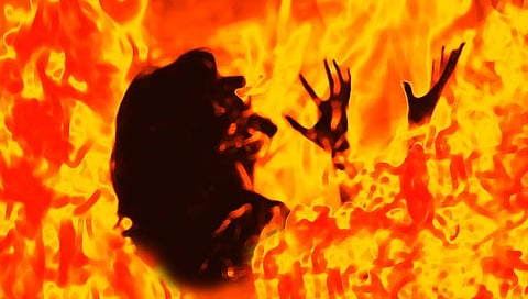 Love Crime : धक्कादायक! तिसऱ्या पतीनं प्रेम सिद्ध कर म्हटलं; तिनं स्वतःच्या मुलीलाच जिवंत जाळलं