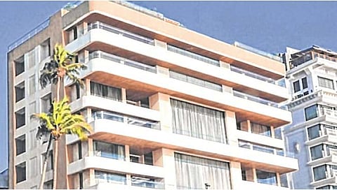नारायण राणेंना मुंबई हायकोर्टाचा मोठा दिलासा, महापालिकेचा अधीश बंगल्यावरील हातोडा रोखला