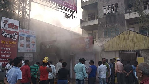 Hotel Chaitrali : चैत्राली हाॅटेलला आग, शेजारील इमारतीलाही हानी