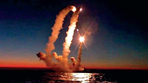 Russia-Ukraine war : रशियाकडून समुद्रात अण्वस्त्रसज्ज पाणबुड्या