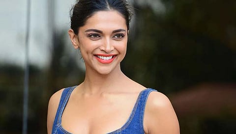 दीपिका पादुकोनचे बिकीनीमधील बोल्ड फोटो लीक झाल्याने खळबळ !