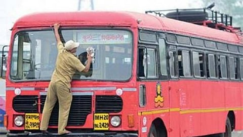 गुणरत्न सदावर्तेंचा ‘करेक्ट कार्यक्रम’ होताच मोठ्या संख्येने एसटी कर्मचारी हजर होण्यास सुरुवात !