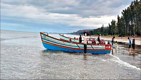 दापोली : ‘सीआरझेड’ नोटिसांमुळे ‘मुरूड’वर संक्रांत!