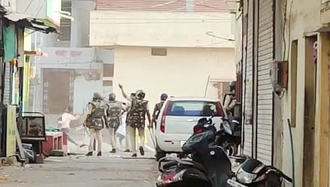 मध्य प्रदेश : रामनवमीच्या मिरवणुकीत मोठी दगडफेक ; खरगौन शहरात कर्फ्यू लागू