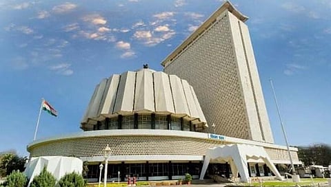 Maratha Reservation: हिवाळी अधिवेशनात मराठा आरक्षणासाठी नवा कायदा?; राज्य मागासवर्ग आयोगाच्या अहवालाची प्रतीक्षा