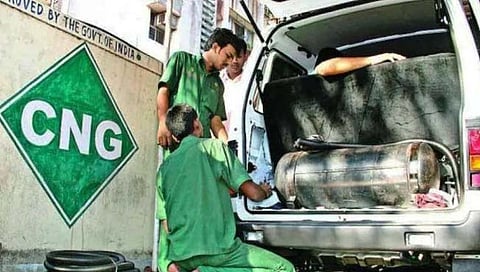 ग्राहकांना फटका; सीएनजी २.५ रुपयांनी महागला