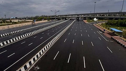 यंदाच्या आर्थिक वर्षात दोन लाख किलोमीटर लांबीचे राष्ट्रीय महामार्ग बांधले जाण्याचे उद्दिष्ट
