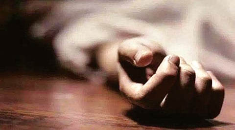 मनोरंजन क्षेत्रातील सेलिब्रेटी का संपवत आहेत जीवनयात्रा?