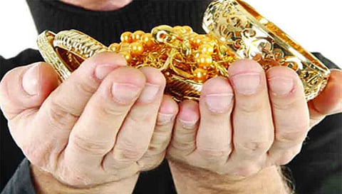 जळगाव : सराफ दुकानावर दरोडा, ३० लाखांचे दागिने लंपास