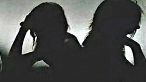 मुंबई : स्पामध्ये चालणार्या दोन सेक्स रॅकेटचा पर्दाफाश