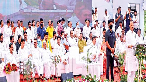 अजित पवार म्हणाले, शिल्लक उसासाठी कारखान्यांना प्रतिटन 200 रु.