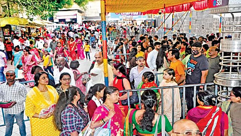 पर्यटक, भाविकांच्या गर्दीने कोल्हापूर फुलले