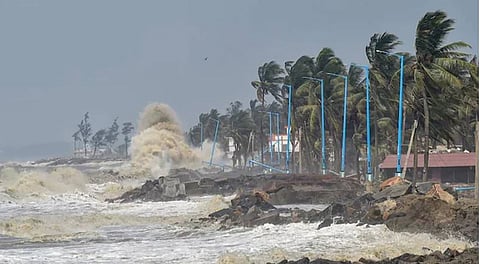 Cyclone Asani : ‘असनी’ इफेक्ट : ‘या’ राज्यांमध्ये मुसळधार पावसाचा अंदाज