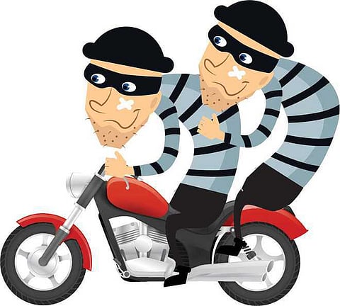 दोन दुचाकी चोरांना पकडले; तब्बल 20 दुचाकी जप्त