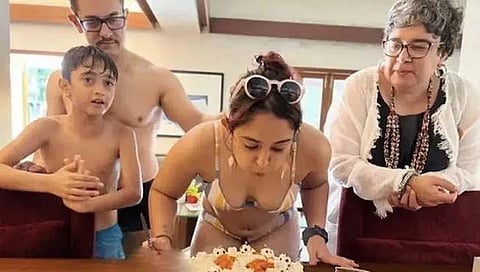 आमीर खानच्या लेकीनं थेट बिकिनीमध्येच ‘बर्थ डे’ केक कापला ! चाहत्यांनी शिव्यांनी धुर काढला