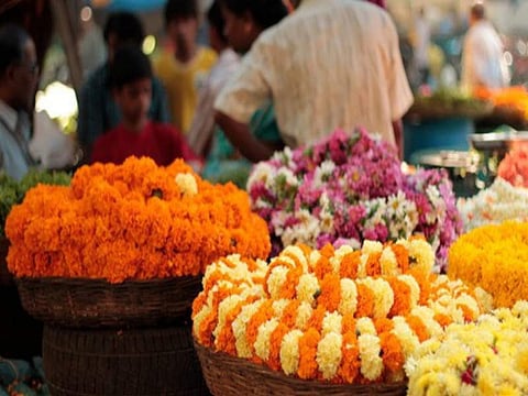 वाकड : वाढत्या उन्हामुळे फुलांच्या किमतीत वाढ
