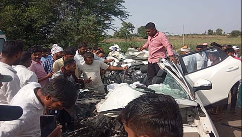 देवदर्शनाला जाताना नगर-मनमाड मार्गावर भीषण अपघात; एकाच कुटुंबातील तिघांचा मृत्यू