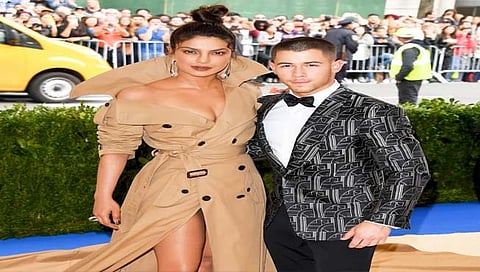 Priyanka Chopra : तुम इतनी हॉट क्यों हो... www.pudharinews.