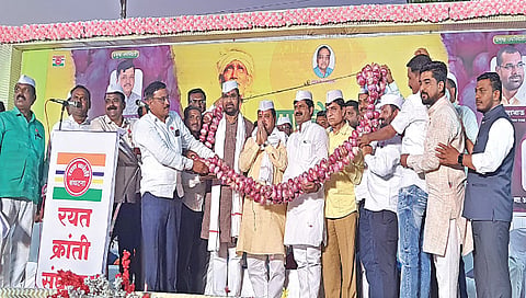 नाशिक : कांद्याबाबत निर्णय घेण्यासाठी सरकारला आठ दिवसांचा अल्टिमेटम