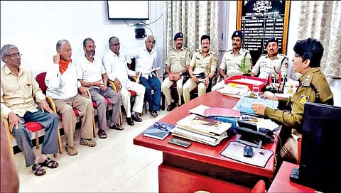 ‘मराठी’साठी मोर्चावर ठाम