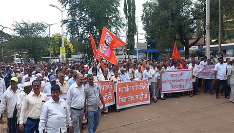 न्याय मिळत नाही, तोपर्यंत आमचा लढा सुरूच राहणार ; महाराष्ट्र एकीकरण समितीचा मराठीतून कागदपत्रांसाठी मोर्चा