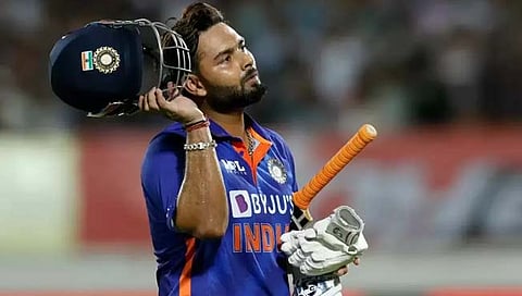 Rishabh Pant : ऋषभ पंत याच्या फंलदाजीवर ‘या’ दिग्गज खेळाडूने उपस्थित केले प्रश्नचिन्ह