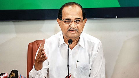 अहमदनगर : टँकर मंजुरीत हलगर्जीपणा नको; पालकमंत्री विखे यांचा अधिकार्यांना इशारा
