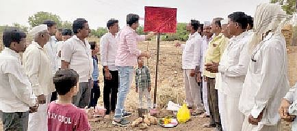 कर्जत : मातोश्री ग्रामसमृद्धी पाणंद रस्त्यांना गती