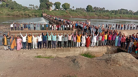सांगली : कृष्णा नदीवरील बंधारा हटविण्यास स्थानिकांचा विरोध