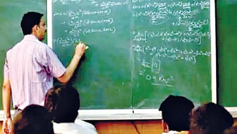 सोलापूर : ‘माध्यमिक’मधील दहा विषयांना सेवा हमीचे संरक्षण