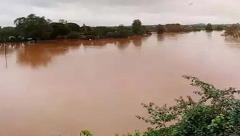 kolhapur rain update : पंचगंगेची पाणीपातळी ३७ फुटांवर ; ७१ बंधारे पाण्याखाली