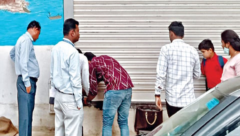 मिरजेत परवाना नसणारे हॉटेल सील