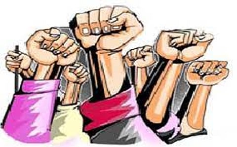 पुणे : सासवड नगरपरिषदेत ‘प्रहार’चे आंदोलन
