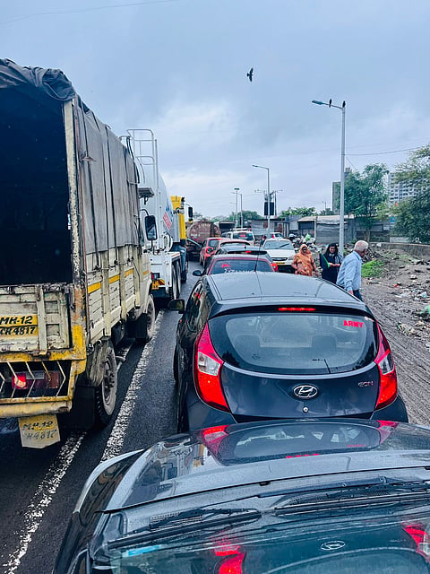 हिंजवडी : दमदार पावसाने वाहतूक कोंडी