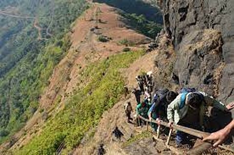 ट्रेकरचा रायरेश्वरगडावर हृदयविकाराने मृत्यू