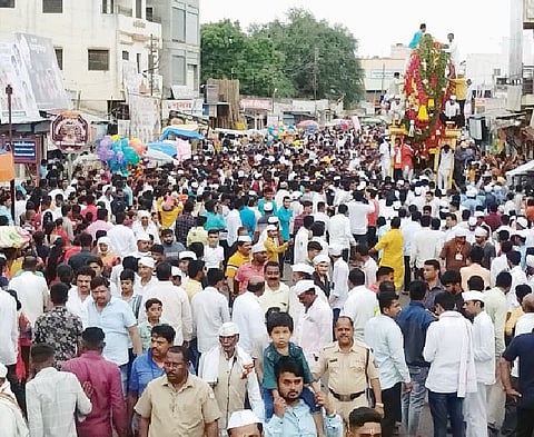 कर्जत : संत सद्गुरु गोदड महाराज यांच्या रथयात्रेसाठी दोन लाखांवर भाविकांची मांदियाळी