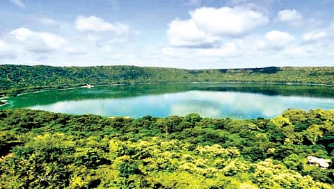 ‘लोणार’ चा होणार कायापालट ; ३७० कोटींचा आराखडा