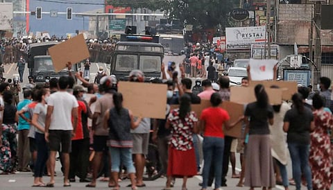 Sri Lanka Economic Crisis : आर्थिक संकटाच्या ‘नरक यातना’; श्रीलंकेमधील वस्त्रोद्योगातील महिला कामगार ‘सेक्स रॅकेट’च्या जाळ्यात