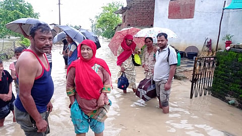 उमा नदी महापूराचे पाणी लोकवस्तीत घुसले