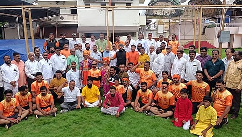 धुळ्यात शिवज्योत मशाल यात्रेचे जल्लोषात स्वागत