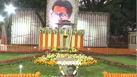 शिंदे गटातील ९ कॅबिनेट मंत्र्यांची बाळासाहेब ठाकरेंच्या स्मृतीस्थळाला भेट