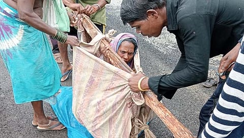 ह्रदयद्रावक : आरोग्यसेवेअभावी जुळ्या बालकांचा मृत्यू : पालघर जिल्ह्यातील मोखाडा येथील घटना